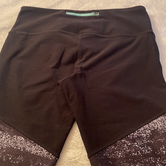 Mondetta polyester/spandex capri leggings - Picture 3 of 4